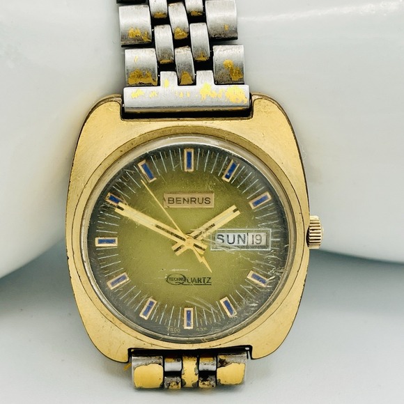 Vintage Benrus TechniQuartz Men's Watch Date Sunburst Dial Green Gold FOR PARTS - Picture 2 of 7